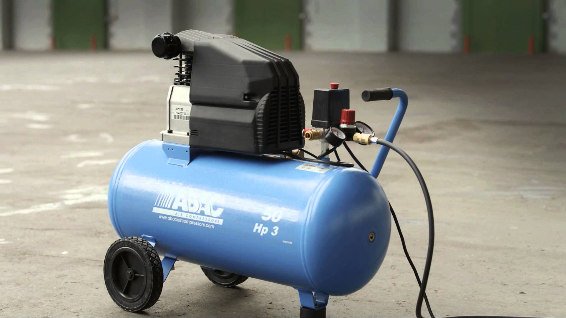 PÍSTOVÝ KOMPRESOR ABAC BLUE LINE L30P-2,2-90CM