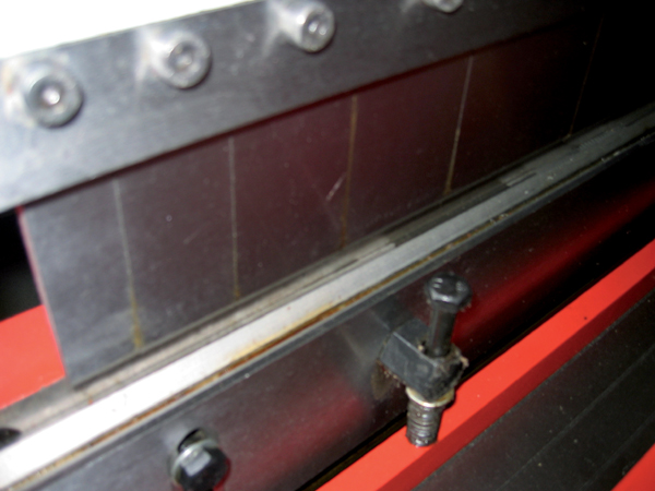 NÁHRADNÍ NŮŽ PRO HOLZMANN UBM1400