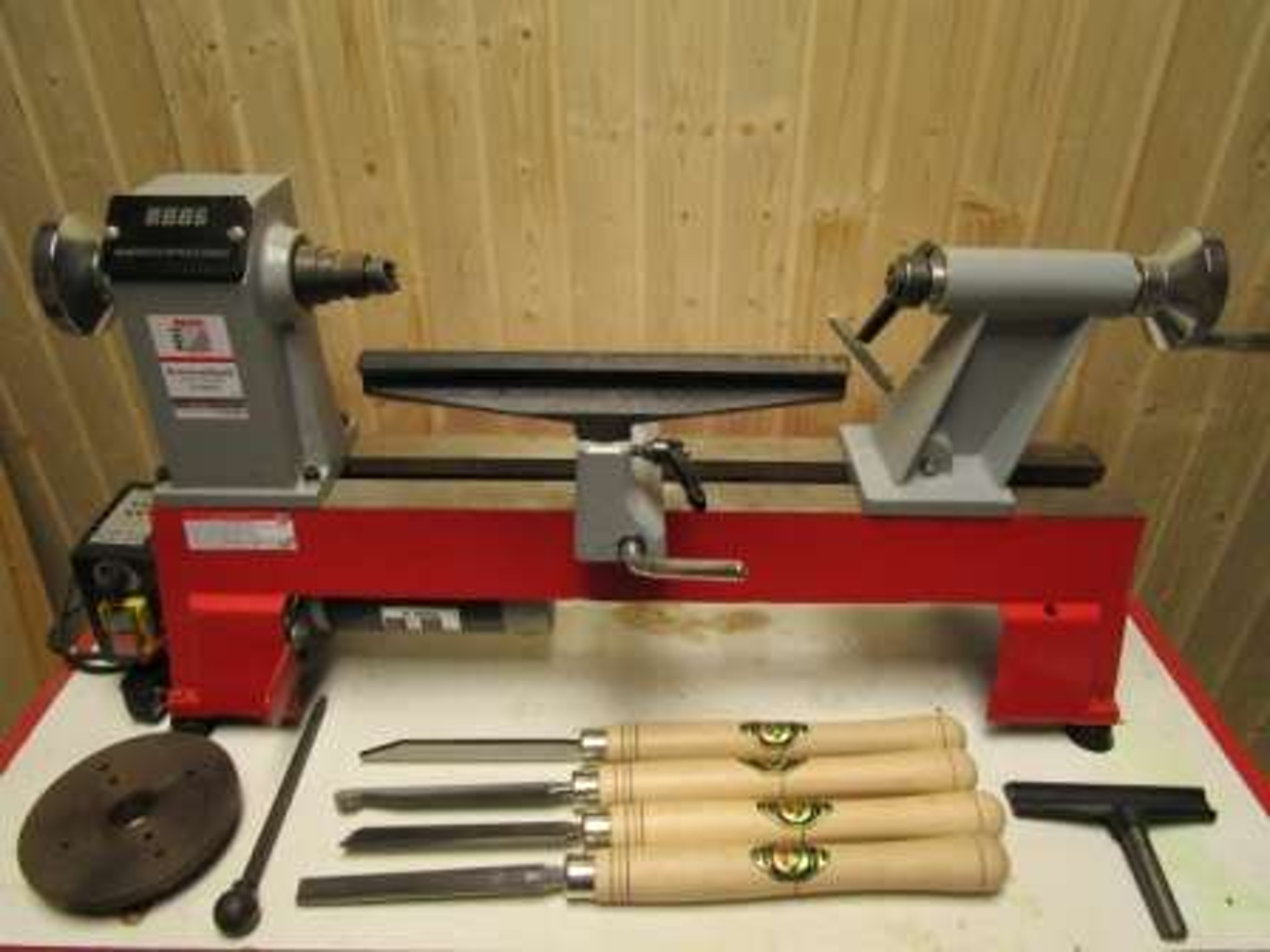 SOUSTRUH NA DŘEVO HOLZMANN D 460FXL