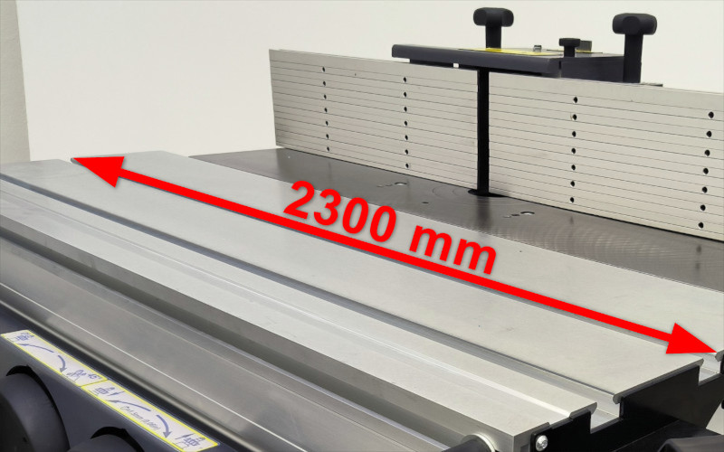 NIKMANN T1002 - formátovací stůl  2300 mm